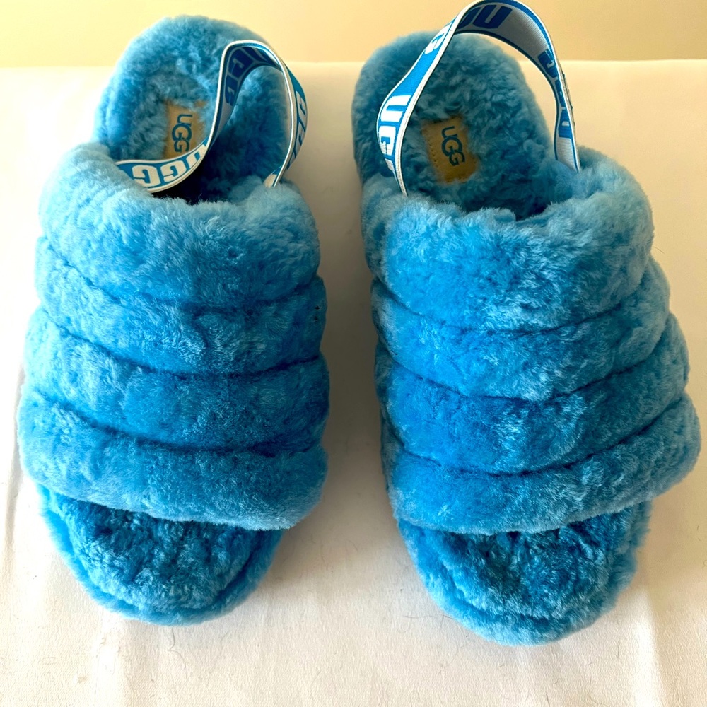 Uggs Slippers - image 1